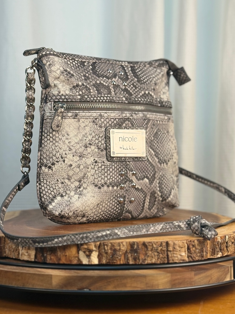 Nicole by Nicole Miller Gray Snake Print Crossbody Bag Chain Detail EUC